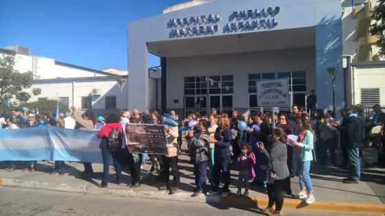 Multitudinaria marcha de profesionales de la salud en contra del aborto