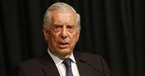 Mario Vargas Llosa fue internado por un traumatismo de cráneo