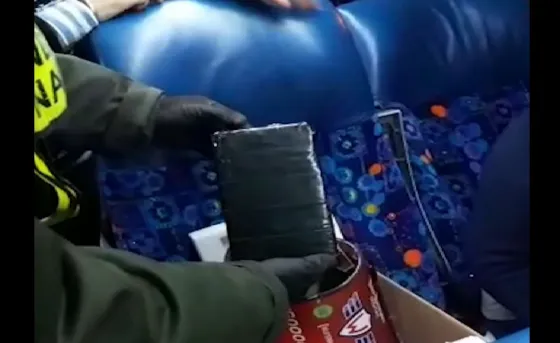 Escondieron 7500 dosis de cocaína en un parlante. VIDEO