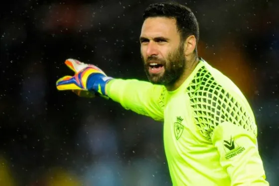 Récord histórico: Tapó dos penales en menos de dos minutos. Video