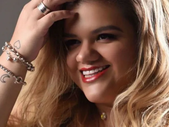 More Rial relanzó su carrera como cantante (VIDEO)