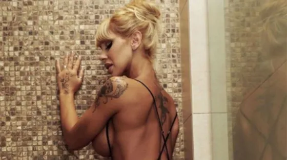 ¿Se arrepintió? Mónica Farro subió una foto hot y luego la borro