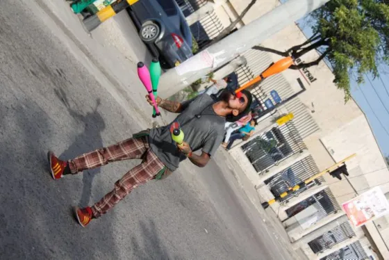 Demoraron a ocho artistas callejeros en el macrocentro