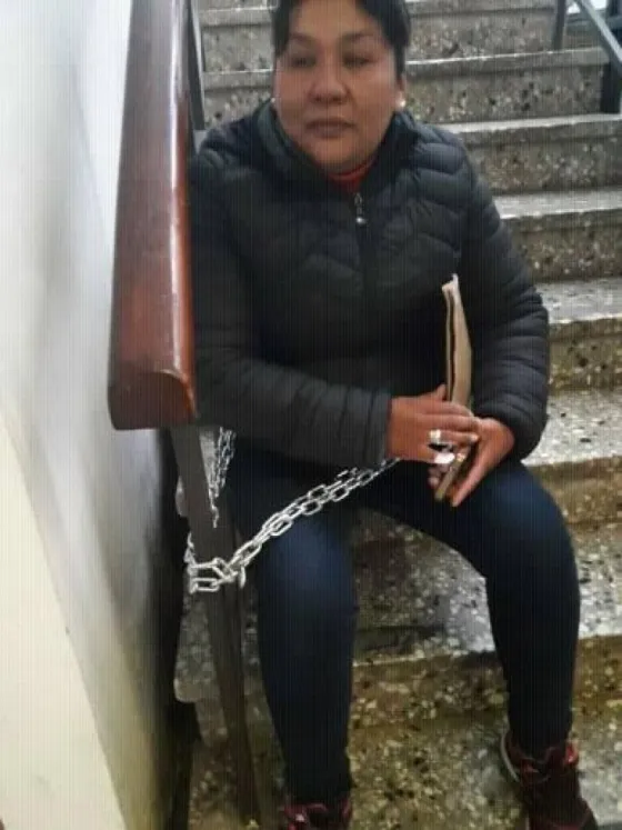 San Lorenzo: Otra mujer encadenada por un despido injustificado