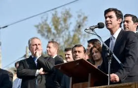 Escracharon a Urtubey durante el acto en conmemoración de Eva Perón