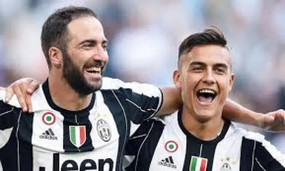 Con un emotivo mensaje, Paulo Dybala despidió al Pipita Higuaín