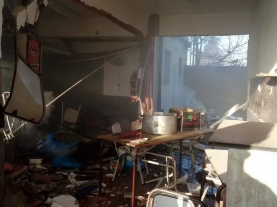 Habló el director de la escuela en la que explotó una garrafa