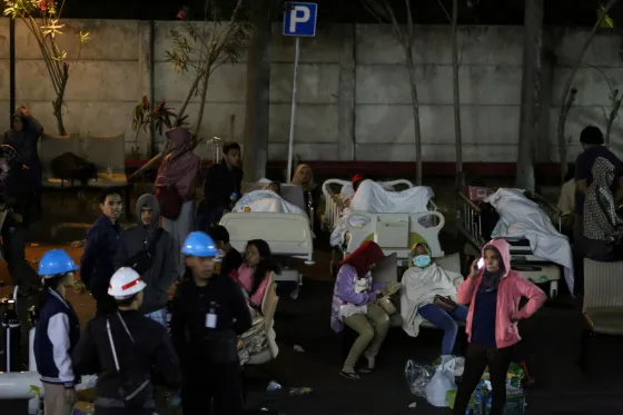 Indonesia: Más de 80 muertos por un terremoto