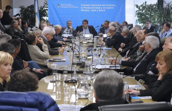 El Gobierno dispuso un 25% de aumento para el salario mínimo