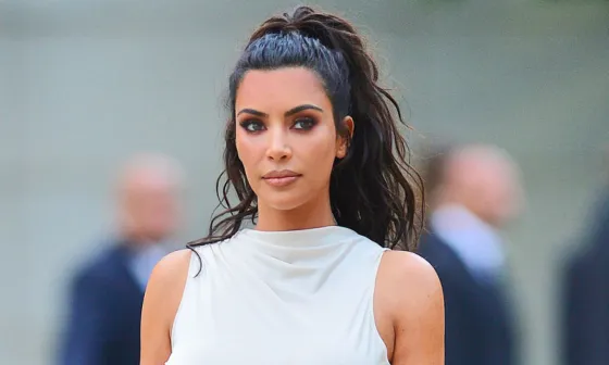 ¡Infartante! Kim Kardashian fue a la playa y no dejó nada a la imaginación