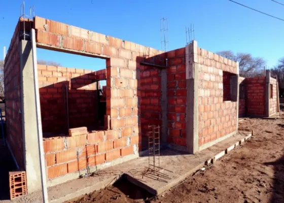 La construcción de casas se paralizó en un 90%
