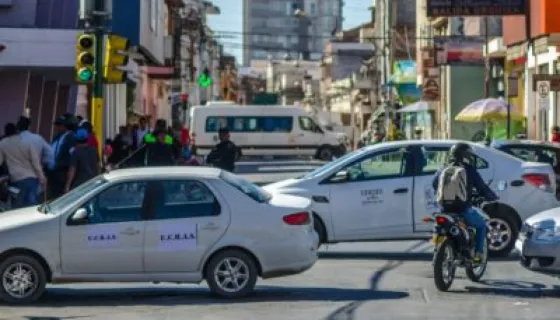 Imputan a remiseros que participaron del corte de calle San Martín
