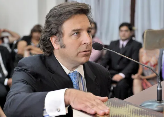 Denunciaron a Suriani por discriminación