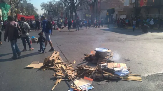 Organizaciones sociales cortaron Entre Ríos y Sarmiento