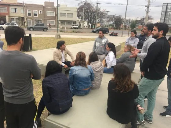 Beneficiarios de Procrear se reunieron con Gustavo Sáenz