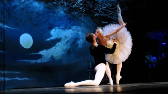 Con entradas agotadas, se estrena “El lago de los cisnes”