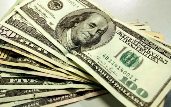 El dólar abrió estable en otro martes de Lebacs