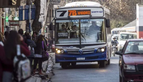 Continuará el paro de colectivos por la noche