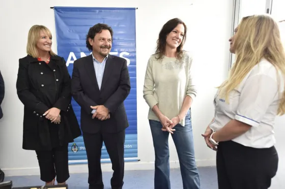 Sáenz y Stanley inauguraron una nueva oficina de Anses