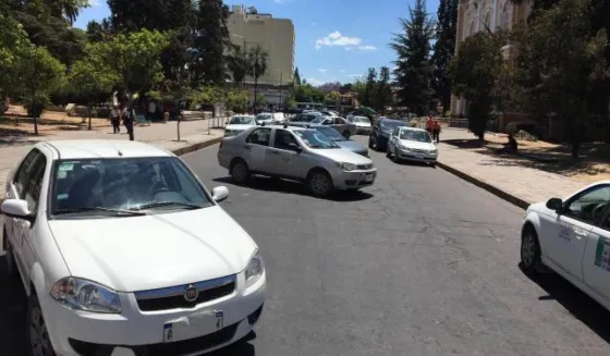 Remiseros piden que las agencias dejen de funcionar