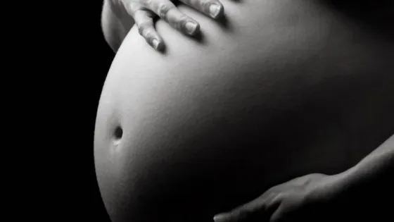 Insólito: Mujeres embrazadas venden tests positivos y orina