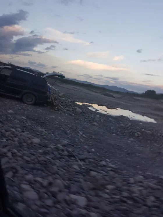 Zenteno escrachó a un vecino que tiraba escombros en el Río Arenales