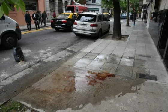 Un hombre subió a un taxi y recibió 5 balazos