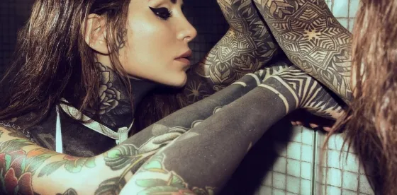 ¡Un fuego! El infartante topless de Cande Tinelli