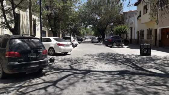 Otra vez sopa: El Corredor de la Fe se volvió una playa de estacionamiento (VIDEO)