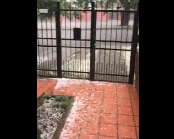¡Tremendo! Diluvio y caída de granizo en Salta . VIDEOS