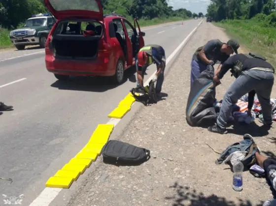 Cinco hombres detenidos tras intentar pasar más de 26 kilos de cocaína