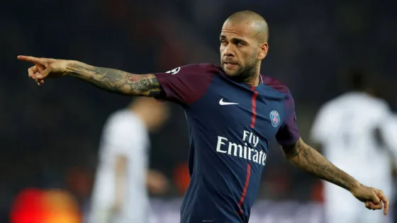 Copa Libertadores: Dani Alves, indignado por la Superfinal en España