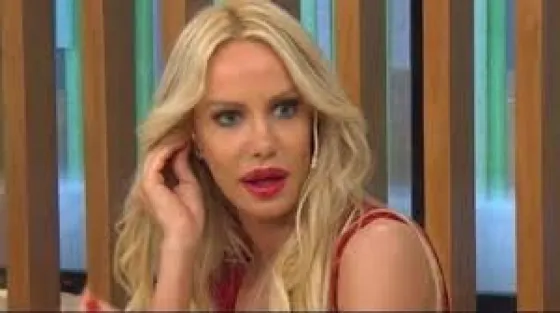 Tremendo error de Photoshop en una foto de Luly Salazar. Mirá