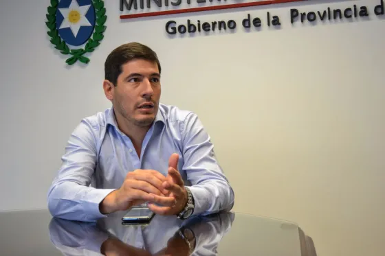 Carlos Oliver: "Hay que capacitar al personal policial para el uso de armas"