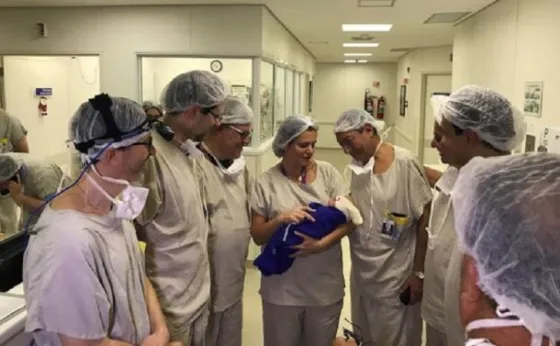 Nació el primer bebé concebido en un útero trasplantado