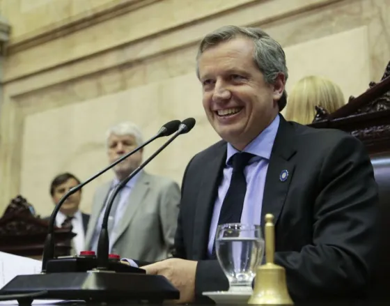 Monzó reivindicó la “rosca política”