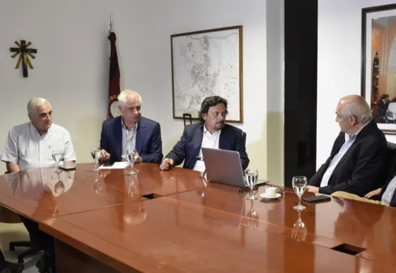 Sáenz se reunió con autoridades de la empresa Tabacal Agroindustria
