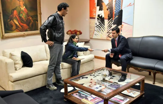 Sin diálogo el PO estuvo presente en Casa de Gobierno