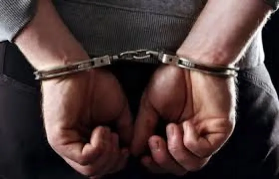 Fue detenido por agredir a su mujer con un látigo