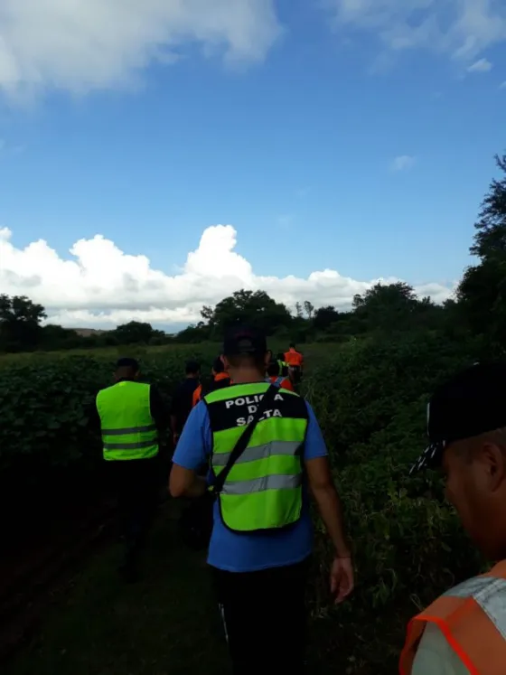 Conmoción: Intensa búsqueda de un niño arrastrado por el río Arenales