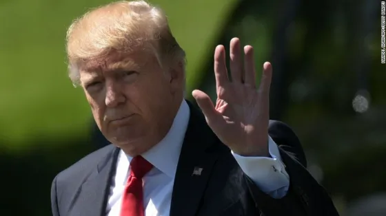 Trump rebajará impuestos a las empresas ante la caída de su imagen