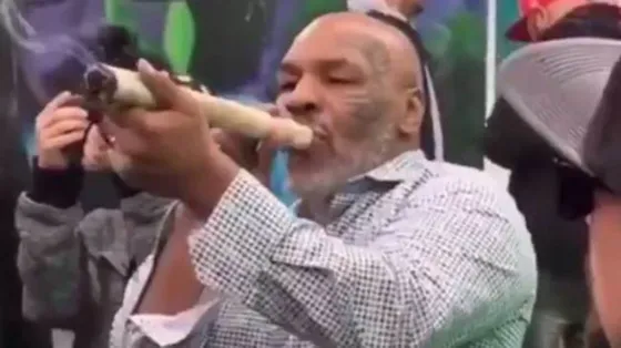 Mike Tyson se fumó un porro gigante