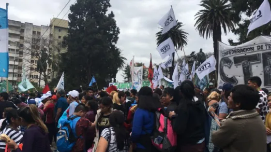 La inflación duplicó el aumento del salario docente en 2017 y 2018