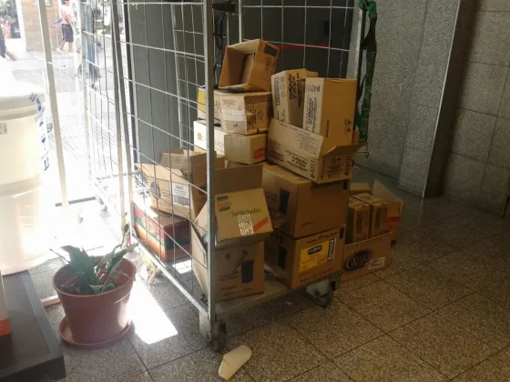 Supermercados: Cajas de cartón por bolsas plásticas