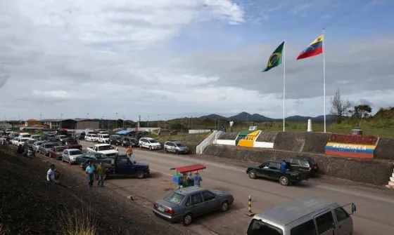 Llegó ayuda humanitaria a la frontera con Brasil y militares reprimieron