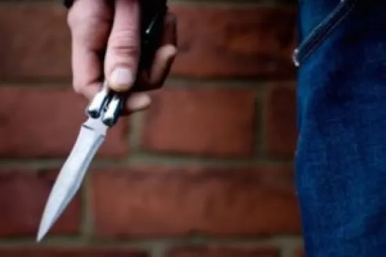 Entró armado a robar en un negocio en Limache