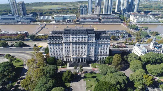 Por decreto, el Gobierno despidió al segundo de Aguad en Defensa