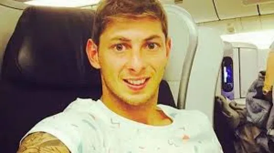 Un chat de Emiliano Sala revela quién y cómo se arregló el trágico vuelo
