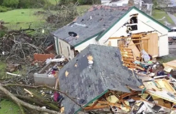 Estados Unidos: Un tornado dejó al menos 23 personas muertas