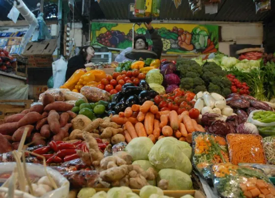 La canasta básica total superó los 25 mil pesos en febrero